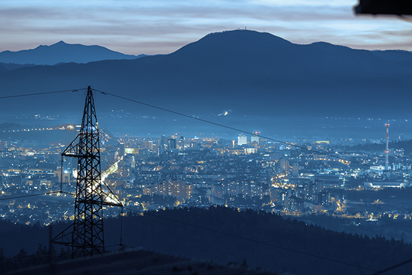 Kuidas tagavad kõrgepinge-, kesk- ja madalpingekaablid usaldusväärse elektrijaotuse?